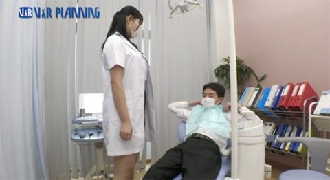 女性歯科医がドSスカトロプレイでウンコ歯磨きを強制